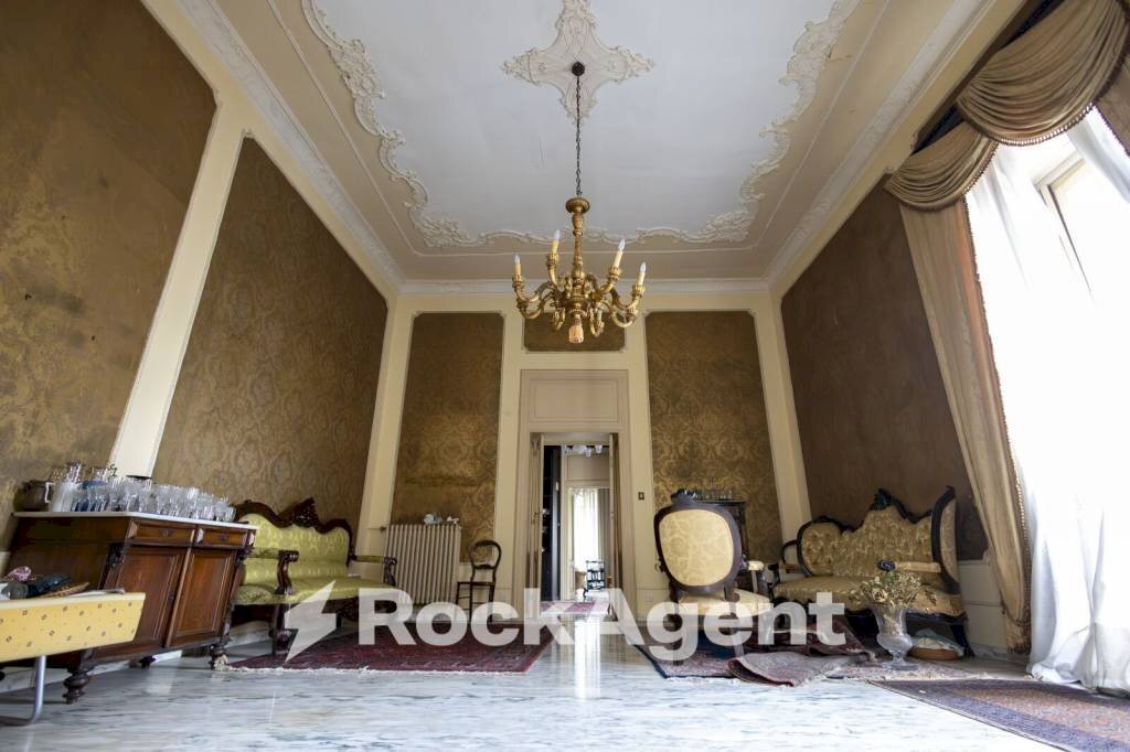 Salone - Apartment Discesa Cavour, 2, Catanzaro - photo 1