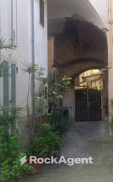 Cortile interno - Appartamento corso Vittorio Emanuele II, 40, Sarno - foto 2