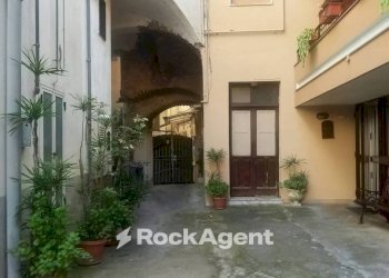 Cortile interno - Appartamento corso Vittorio Emanuele II, 40, Sarno - foto 1