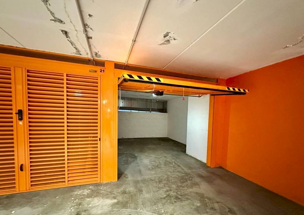 Interno non residenziale - Box piazza Pitagora, Roma - photo 1