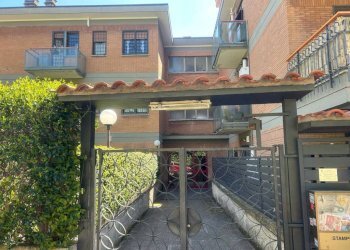 Facciata - Bilocale via Filippo Barigioni, Roma (zona Villaggio Azzurro) - foto 26