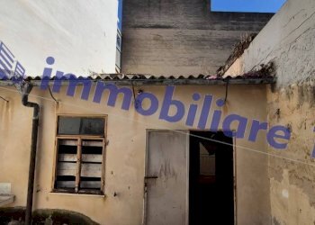 Cortile interno - Casa indipendente via Arnaldo Fusinato, 57, Alcamo - foto 5