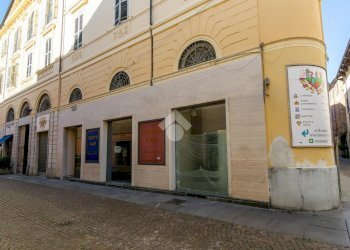Shop Via Cavour, Casale Monferrato - photo 2