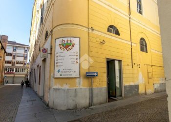 Shop Via Cavour, Casale Monferrato - photo 11