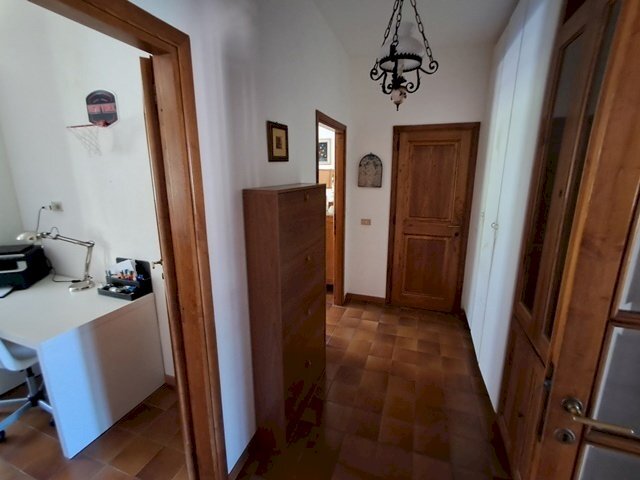 20260428_121010.jpg - Four-room apartment Via Luigi Longo, Rufina - photo 1