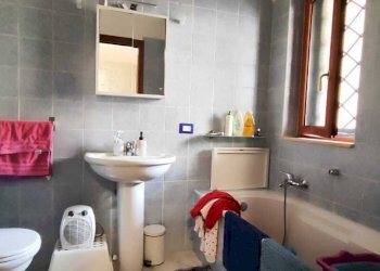 Bagno - Three-room apartment Via Mario Baratta, Roma (neighborhood Pigneto) - photo 17