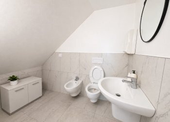 8.jpg - Office Via Melozzo da Forlì 36, Rimini - photo 16
