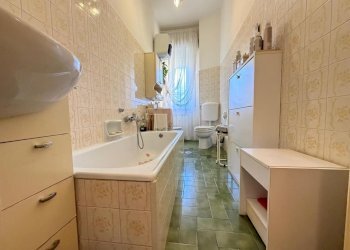 bagno a.jpg - Appartamento Via Ventotene 106, Genova (zona Lagaccio) - foto 15