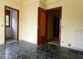 IMG20260511111415.jpg - Four-room apartment Via Cassisi 77, Celle Ligure - photo 5