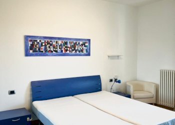 WhatsApp Image 2025-12-04 at 12.35.10 (1).jpeg - Three-room apartment Piazza Bonsanti, Firenze (neighborhood Santa Maria Novella) - photo 6