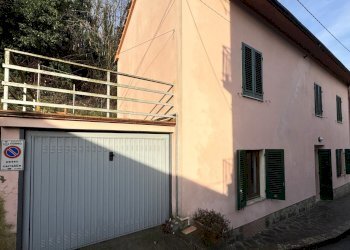 esterni - Villa Via del Bisenzio, Vernio - foto 1