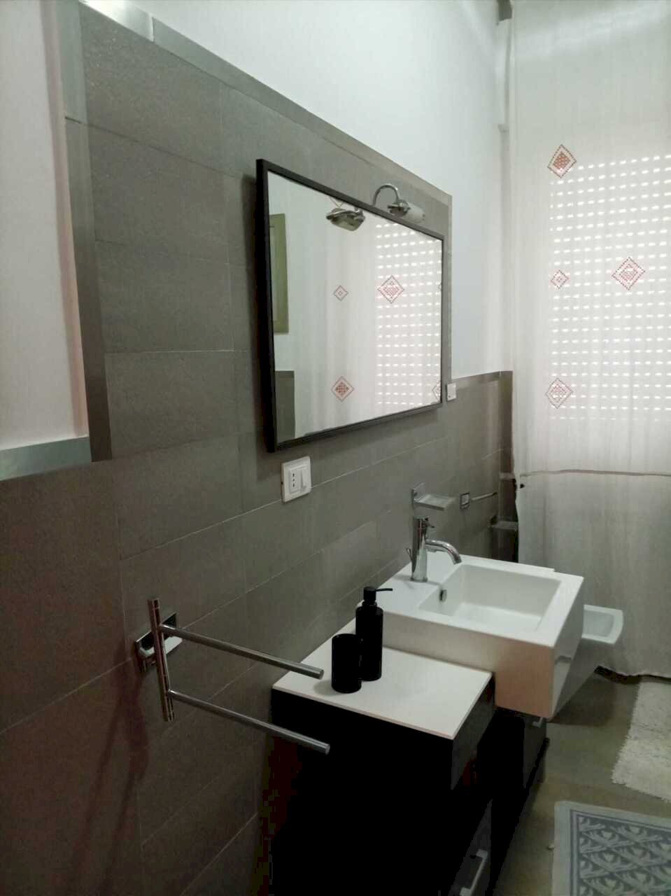 bagno lavandino.jpg - Apartment Pescara - photo 3