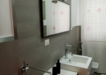 bagno lavandino.jpg - Apartment Pescara - photo 3