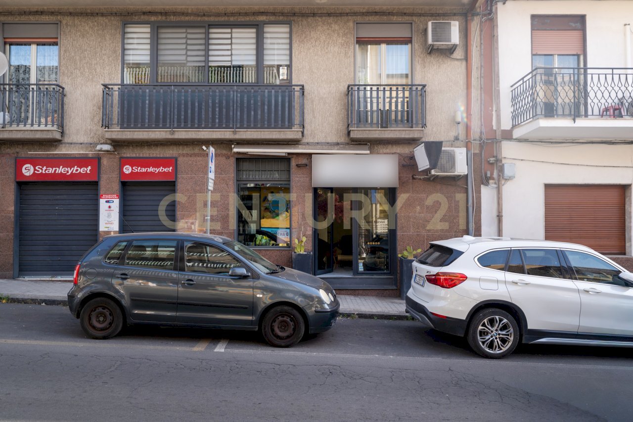 Via Vittorio 113a (2).jpg - Locale Commerciale Via Vittorio Emanuele II 113a, Gravina di Catania - foto 3