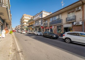 Via Vittorio 113a (3).jpg - Locale Commerciale Via Vittorio Emanuele II 113a, Gravina di Catania - foto 4