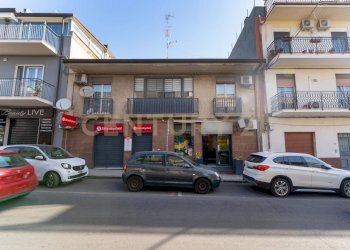 Via Vittorio 113a (5).jpg - Locale Commerciale Via Vittorio Emanuele II 113a, Gravina di Catania - foto 6