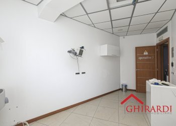 8.2 STANZA 7.jpg - Apartment Via Sabotino 8, Genova (neighborhood Pegli) - photo 27