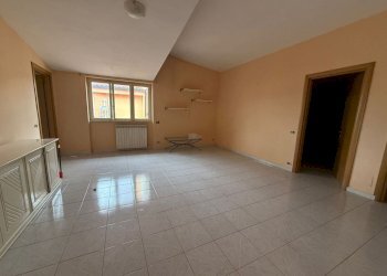 WhatsApp Image 2026-05-13 at 10.27.15 (2).jpg - Three-room apartment Via Luigi Settembrini 31, Guidonia Montecelio - photo 12