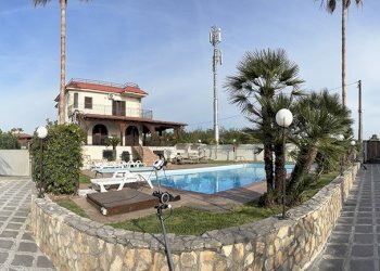 Villa via Masseria Vecchia, 108, Giugliano in Campania - photo 2