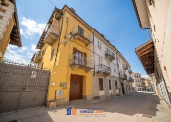 Three-room apartment Bagnolo Piemonte - photo 1
