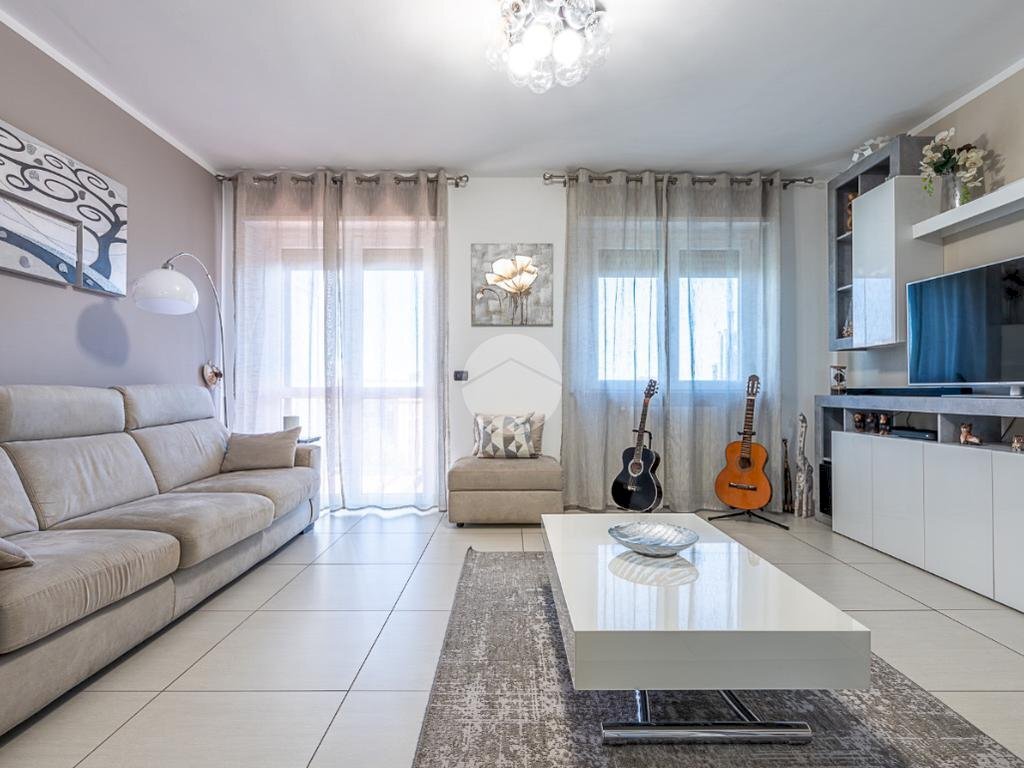 Four-room apartment Via Primo Levi, Collegno - photo 2