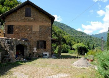 Villa Via Martiri di Gordale, Castel Vittorio - photo 1