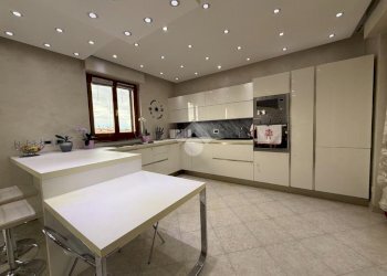 Three-room apartment Via Europa, Candiolo - photo 5