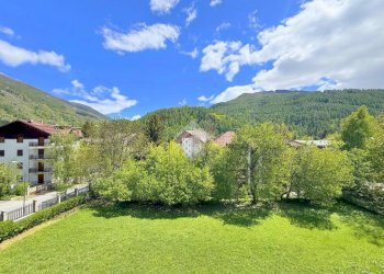 Three-room apartment Viale Bramafam, Bardonecchia - photo 16
