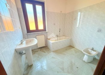 Three-room apartment Via Torino, Lanzo Torinese - photo 16
