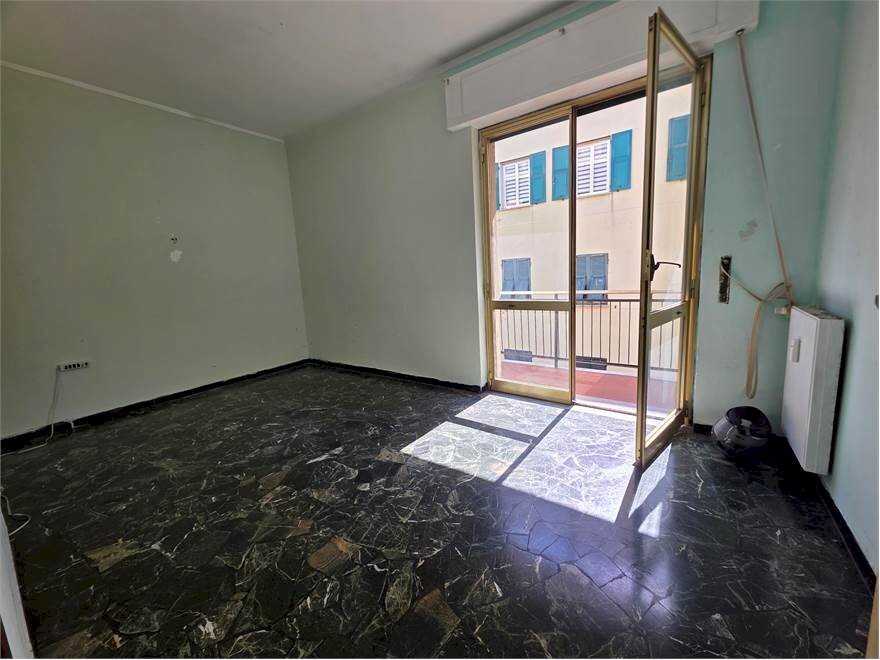 Three-room apartment Genova (neighborhood Sampierdarena) - photo 3