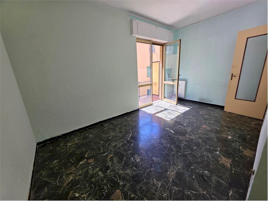 Three-room apartment Genova (neighborhood Sampierdarena) - photo 3