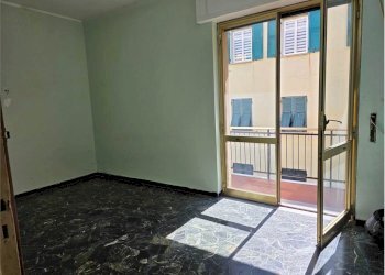 Three-room apartment Genova (neighborhood Sampierdarena) - photo 2