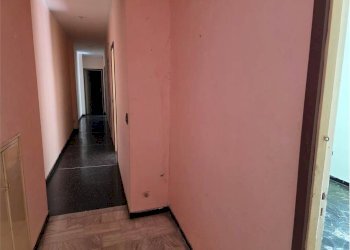 Three-room apartment Genova (neighborhood Sampierdarena) - photo 13