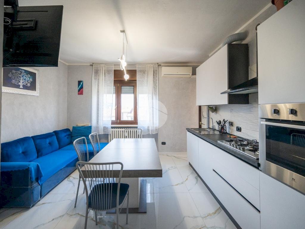 Three-room apartment Via Giuseppe Garibaldi, Volvera - photo 1