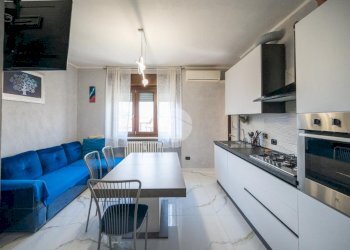 Three-room apartment Via Giuseppe Garibaldi, Volvera - photo 1