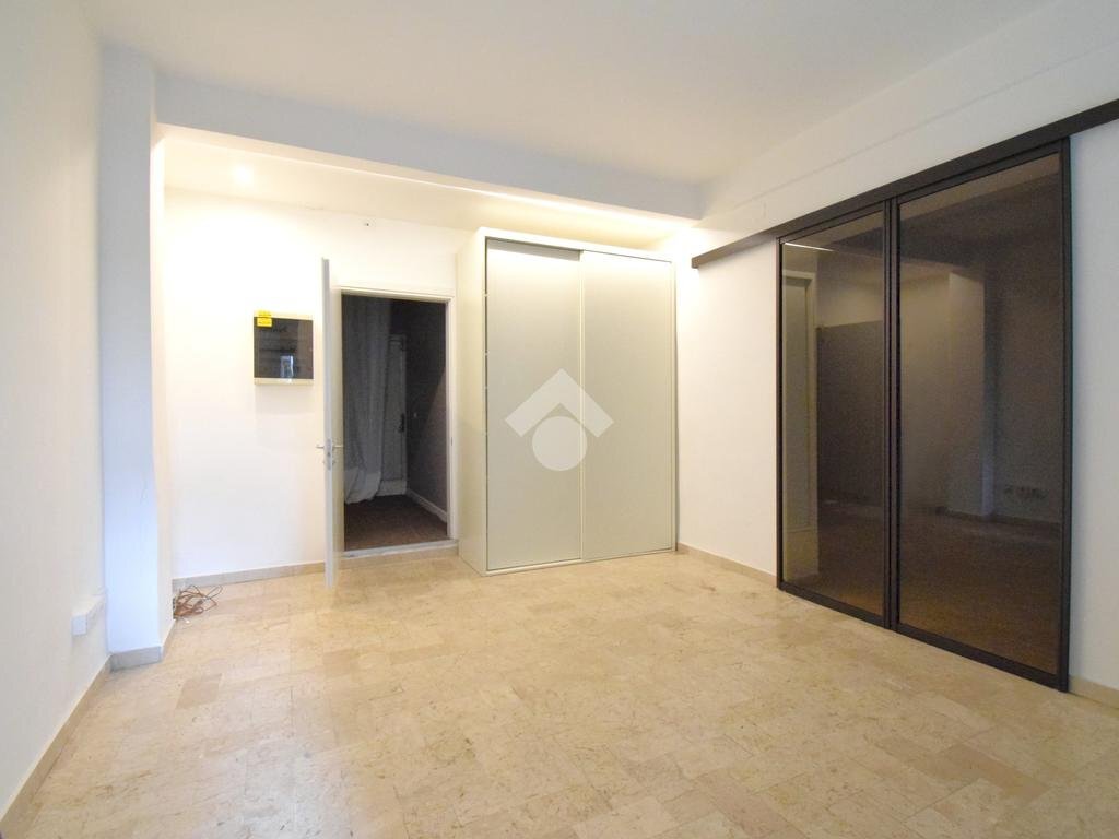 Shop Viale San Martino, Riccione - photo 2