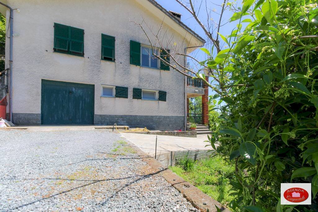 Facciata con ingresso box auto - Semi-detached house Loc. Rovieto Superiore
 
139, Stella - photo 3