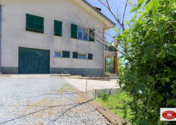 Facciata con ingresso box auto - Semi-detached house Loc. Rovieto Superiore
 
139, Stella - photo 3