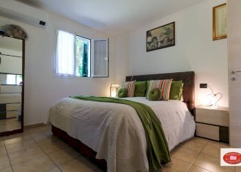 Camera da letto matrimoniale - Semi-detached house Loc. Rovieto Superiore
 
139, Stella - photo 8