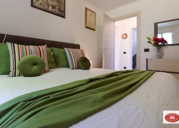 Camera da letto matrimoniale - Semi-detached house Loc. Rovieto Superiore
 
139, Stella - photo 12