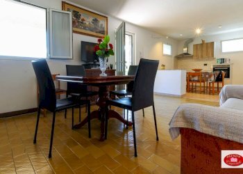 Sala da pranzo - Semi-detached house Loc. Rovieto Superiore
 
139, Stella - photo 17