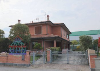 Foto 1 - Semi-detached house VIA PAPA GIOVANNI XXIII
 
14/B, Malalbergo - photo 1