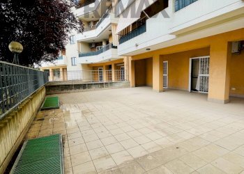 Edificio all\'aperto - Office Via Parigi
 
13, Casamassima - photo 2