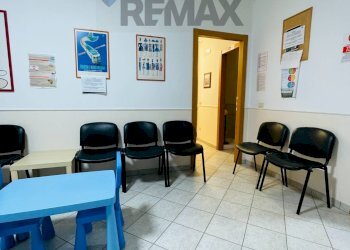 Soggiorno - Office Via Parigi
 
13, Casamassima - photo 6