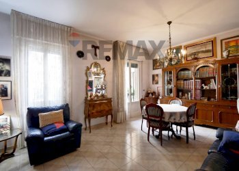 Sala da pranzo - Appartamento Via Giacomo Matteotti
 
29, Bari - foto 2