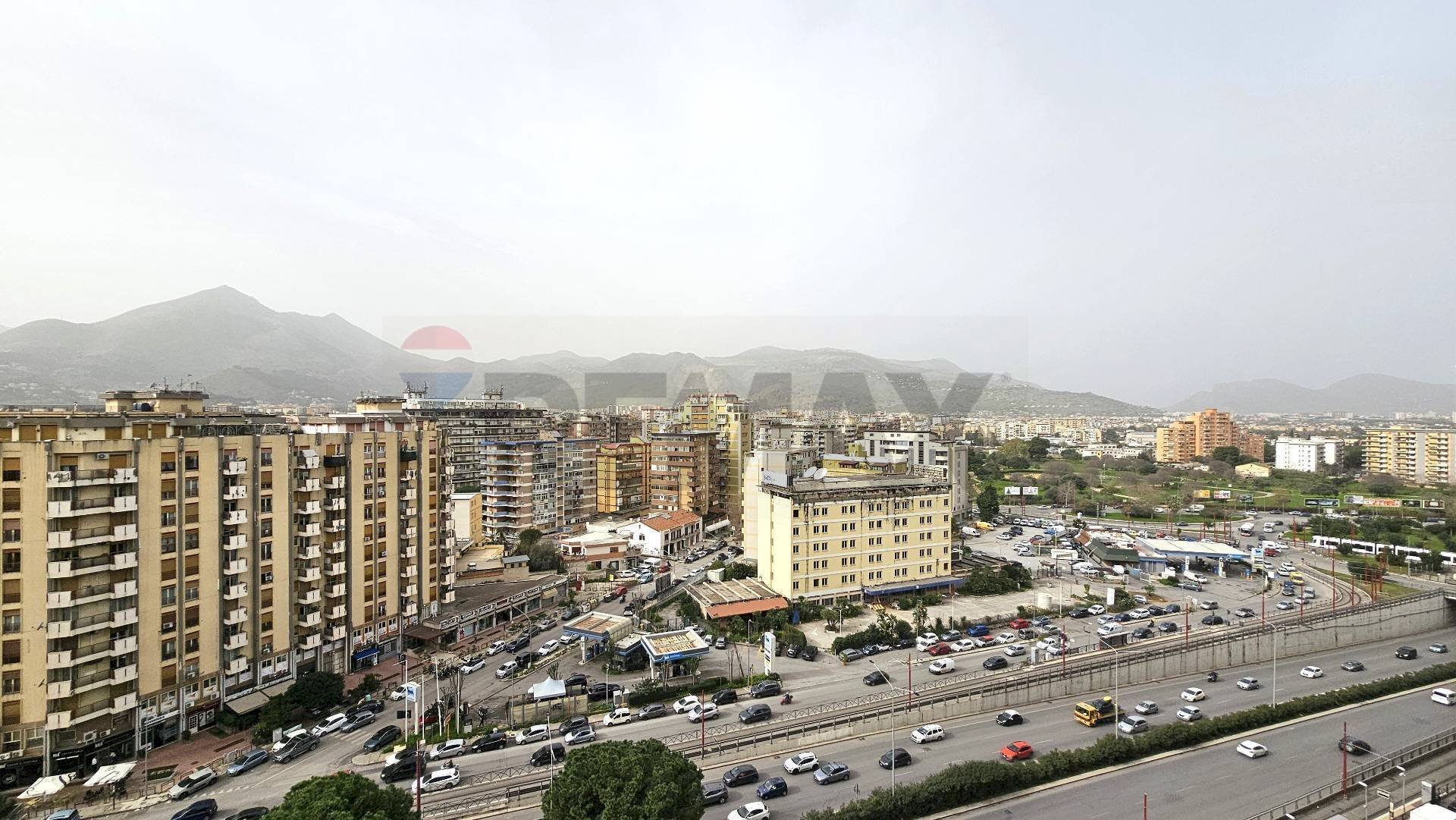 Edificio all\'aperto - Apartment Viale della regione siciliana Nord Ovest
 
2551, Palermo - photo 2