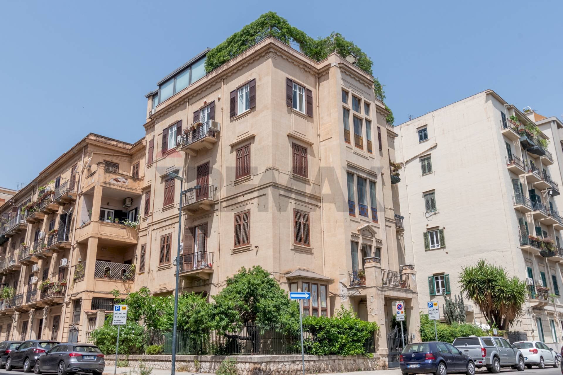 Edificio all\'aperto - Attico via Nunzio Morello
 
16, Palermo - foto 1