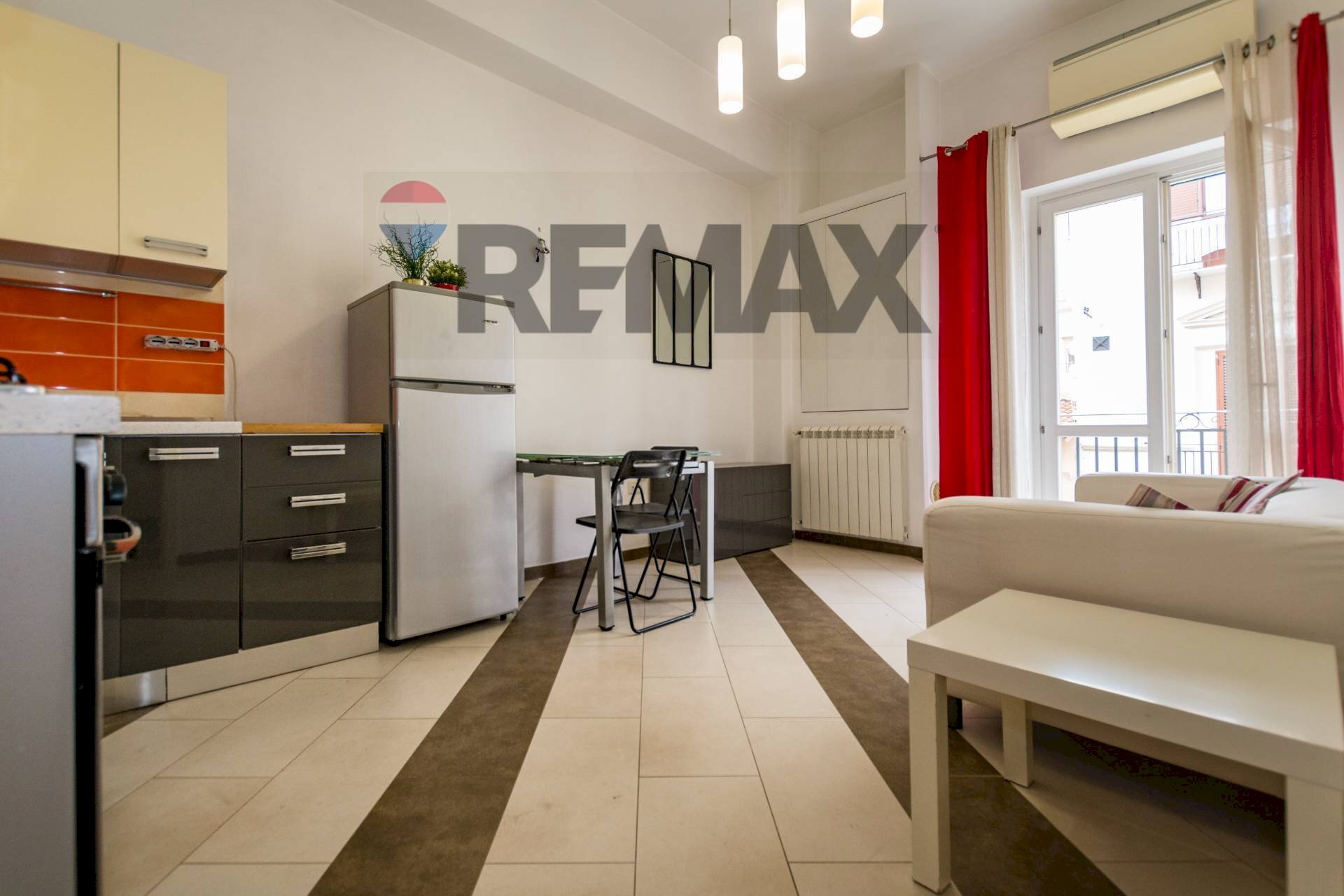 Sala da pranzo - Two-room apartment Via Archimede
44, Palermo - photo 2