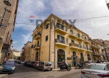 VISTA INTERO EDIFICIO - Two-room apartment Via Archimede
 
44, Palermo - photo 28