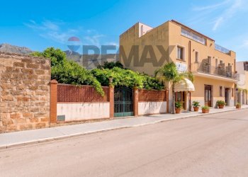 Edificio all\'aperto - Casa indipendente Via Calazza
 
18, San Vito Lo Capo - foto 1